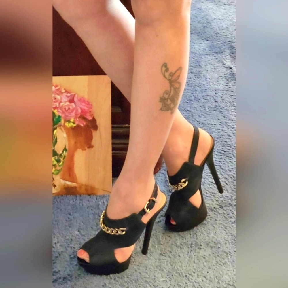 FENDI BLACK REPTILE EMBOSSED LEATHER CHAIN ACCENT STILETTO SANDALS 40.5